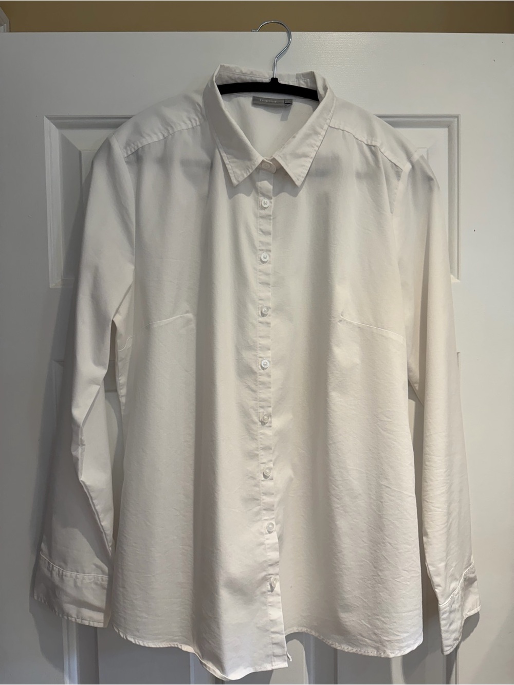 Women's Classic White Button-Up Shirt - Clean Collar Style